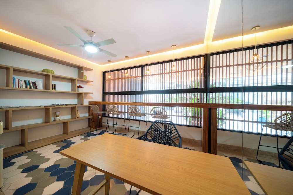 1 Bedroom Pool & Gym - Piedra Azul 605