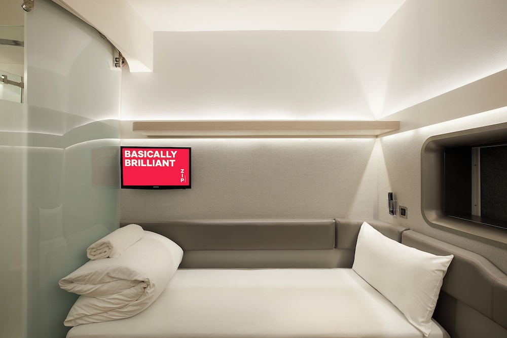 ZIP by Premier Inn Cardiff — photo 9