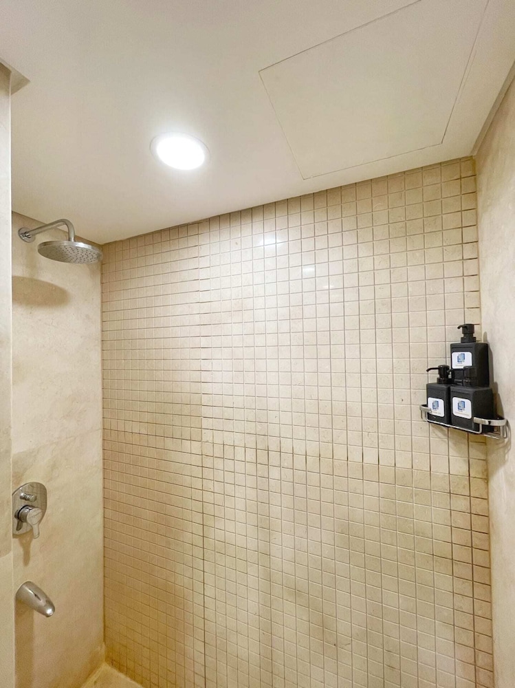 Xuru Stays I Homestyle 3BR Penthouse Pool & Beach View
