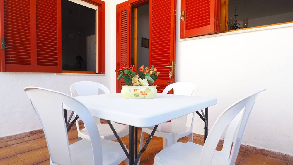 Mimosa - House 5 Places 2 Bedrooms on the Beach