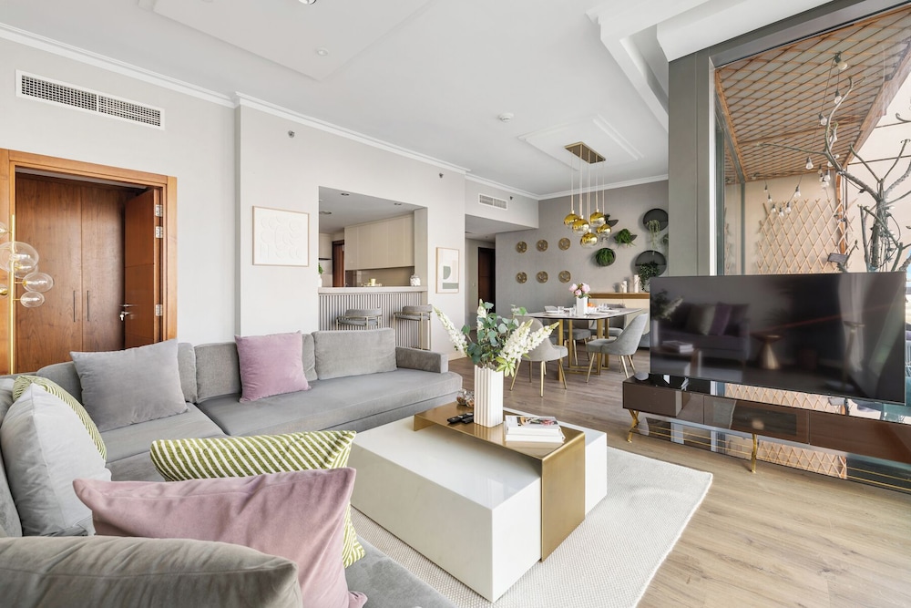 3BR Direct Access to Dubai Mall