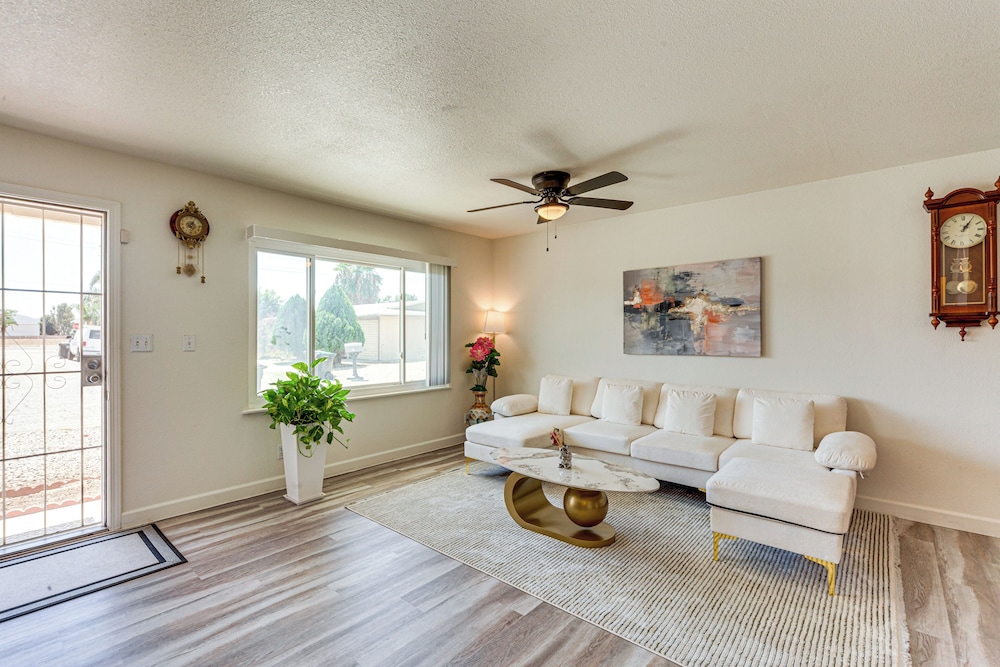Hemet Retreat w/ Peak Views + 2 Saunas