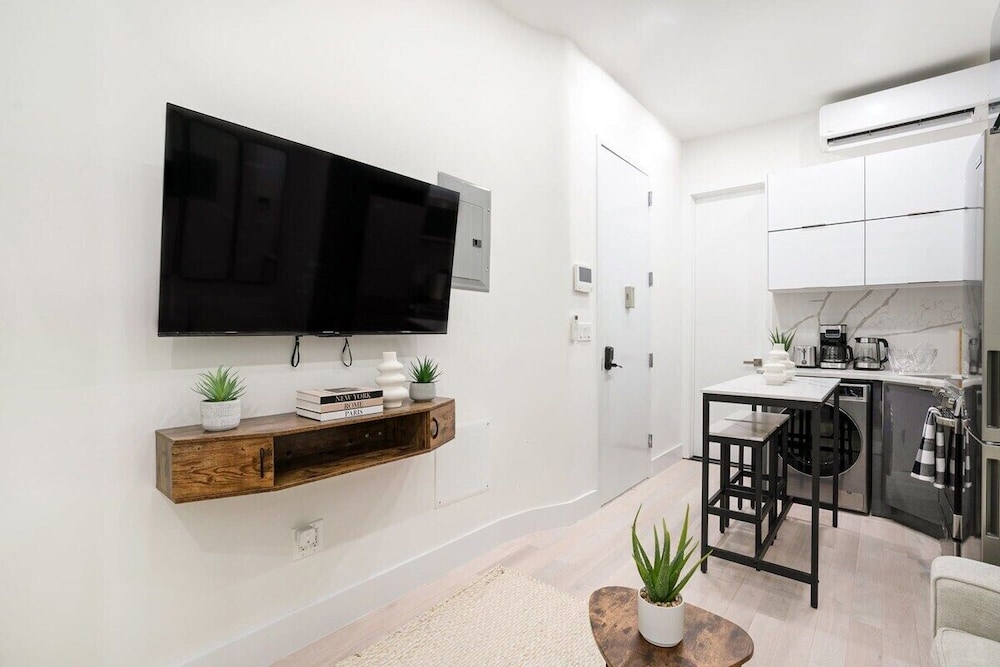 317 UES Apartments