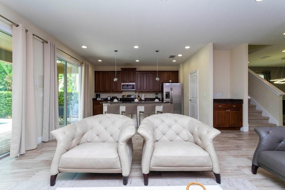 421 NP - Exquisite Retreat at Encore Resort
