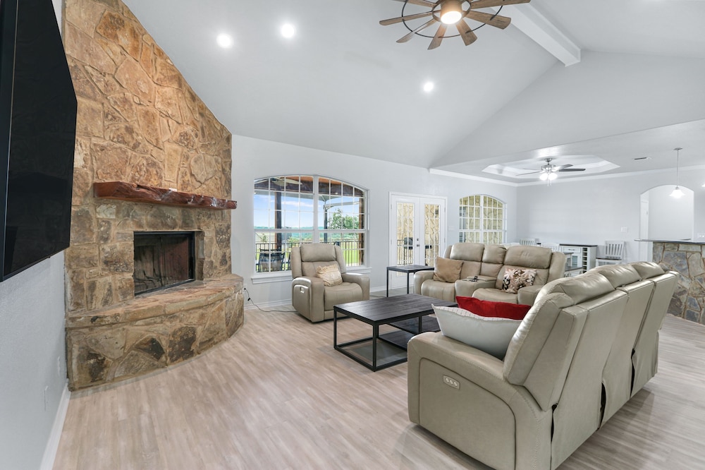6A Ranch Luxury Meets Country!