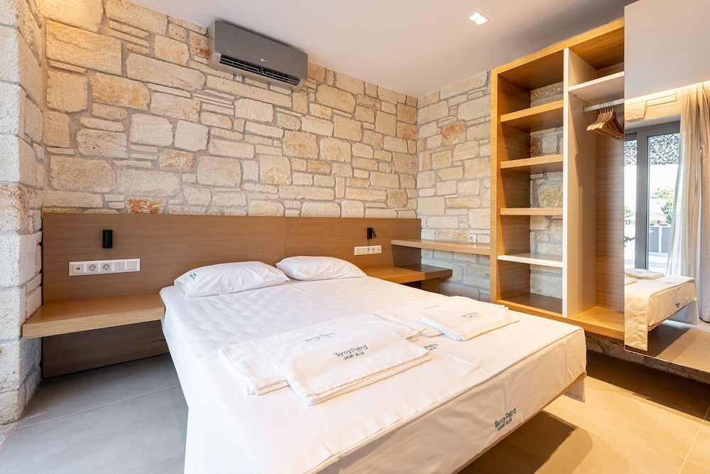 Terra Petra Luxury Villas - Luna Villa