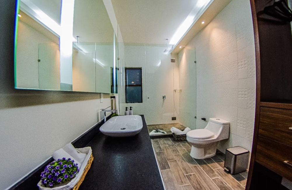 Luxury 4BR Villa with Pool