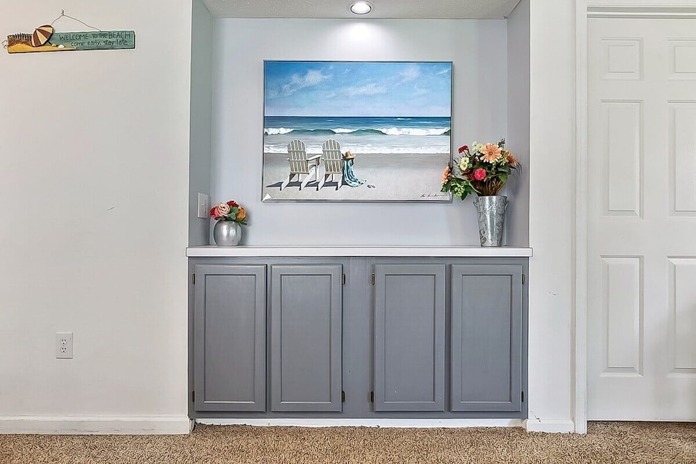 River Oaks 33f 2 Bedroom Condo