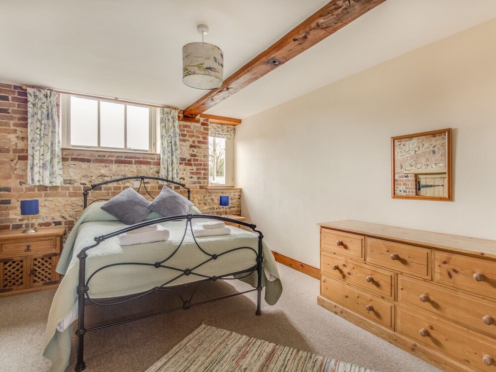 Manor Farm Barn view 5