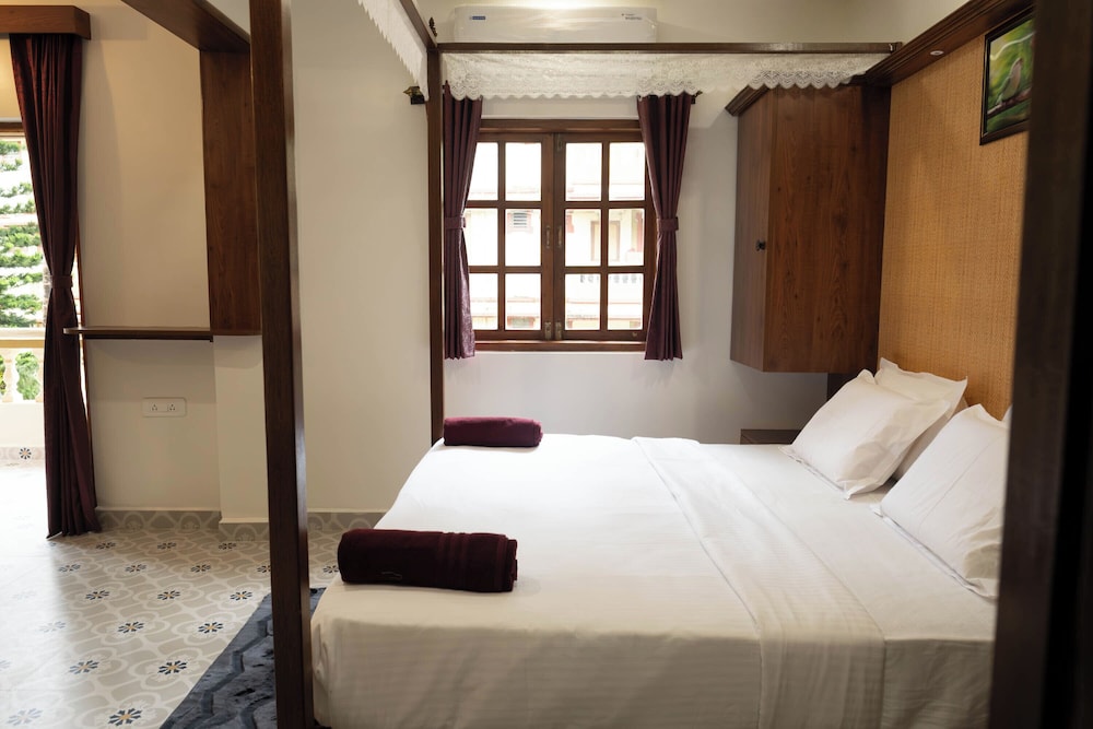 VISTAR HOLIDAYS