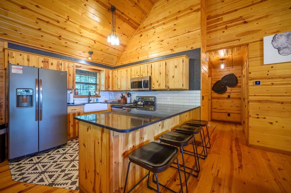 Kalo Cabin Secluded Stay