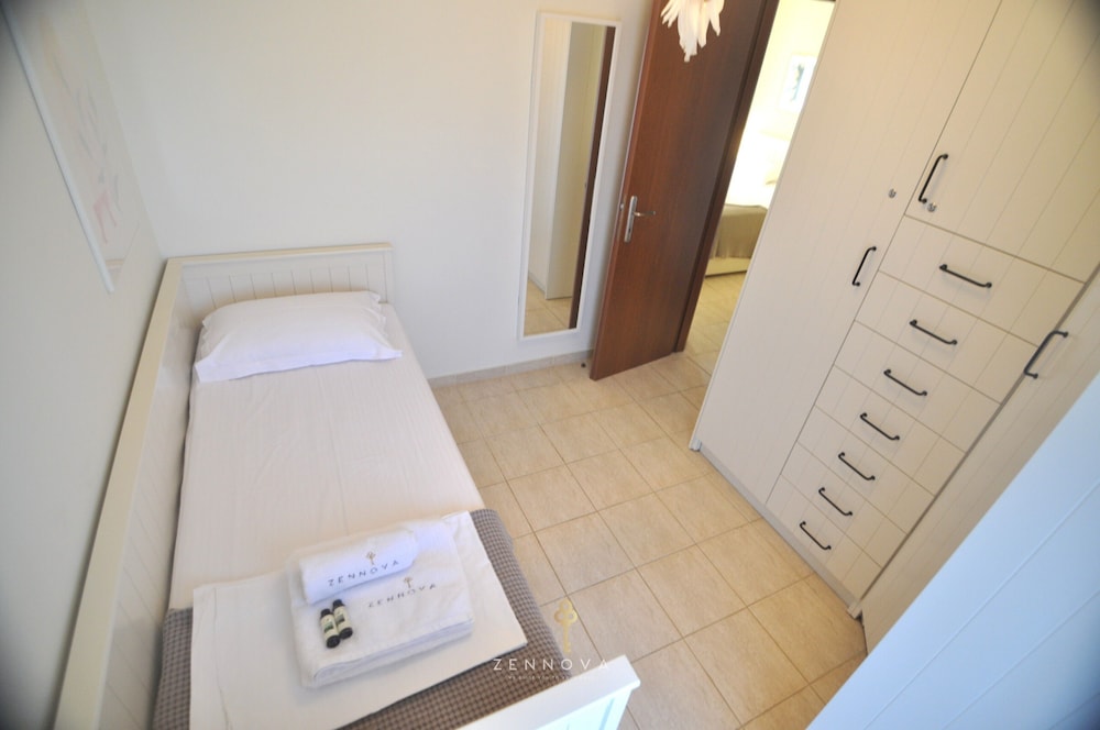 Zennova 63 Nikiti Summer Apt