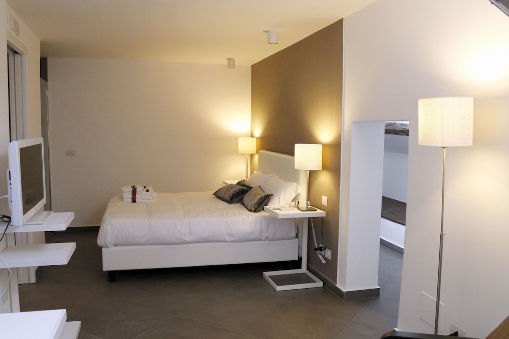 Hotel Town House Messina - Image 1