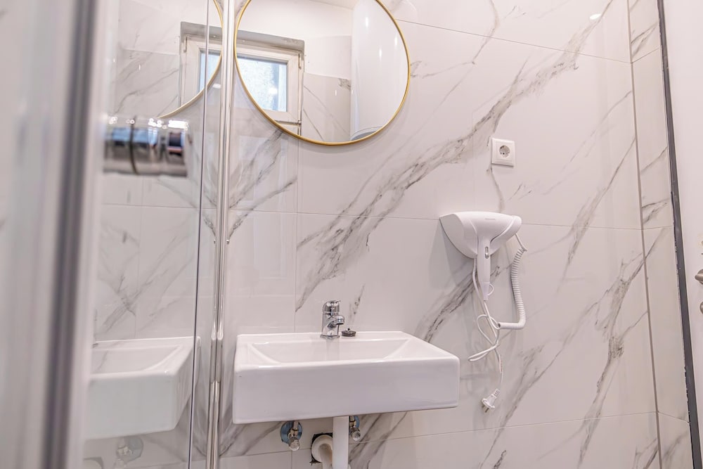 4BR Shared Apt 10Min Walk to Westbahnhof