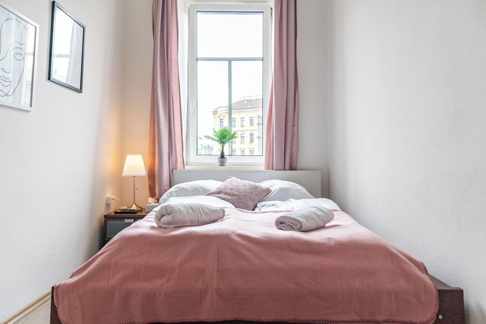 Cozy Room Shared Apt Millennium Tower