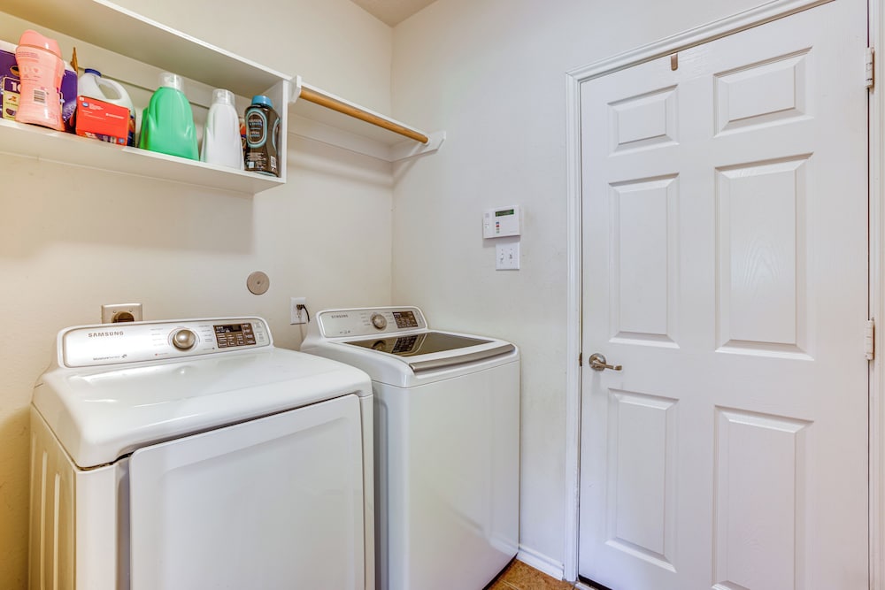 Fish & Hike: Pet-friendly Humble Home w/ Yard