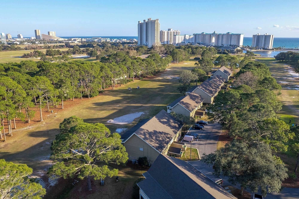Seascape - Across From Pool and Tennis - Beach