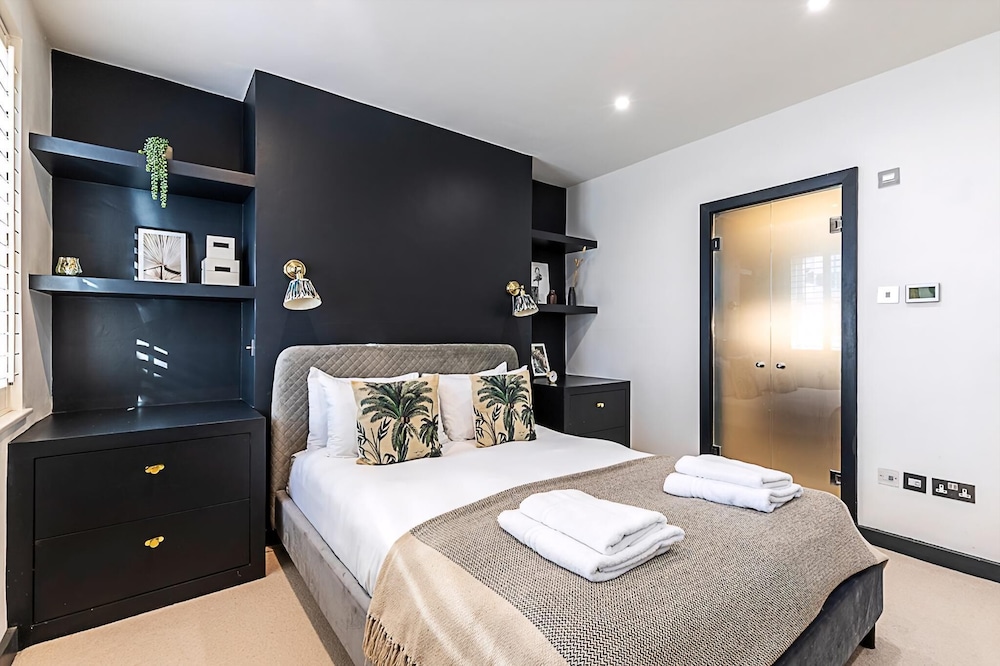 Stylish Shepherd's Bush Flat With Patio