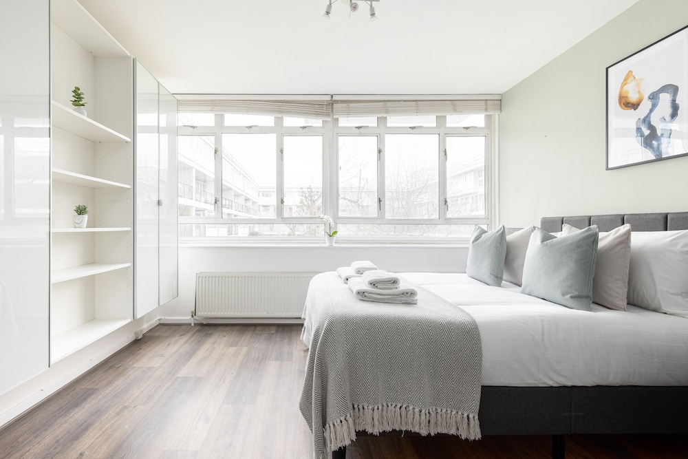 The Pimlico Collection