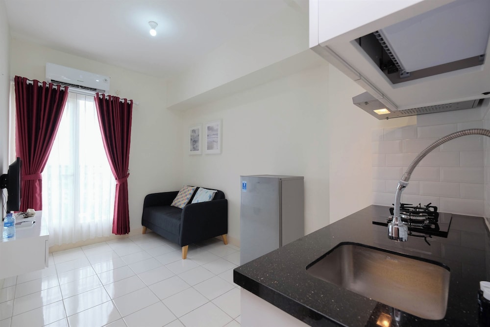 Modern Look 2BR at Podomoro Golf View Apartment