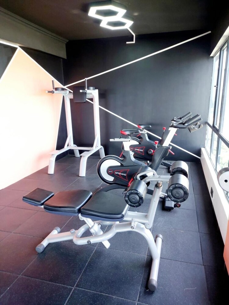 Luxurious Nairobi Condo With Rooftop Pool & Gym