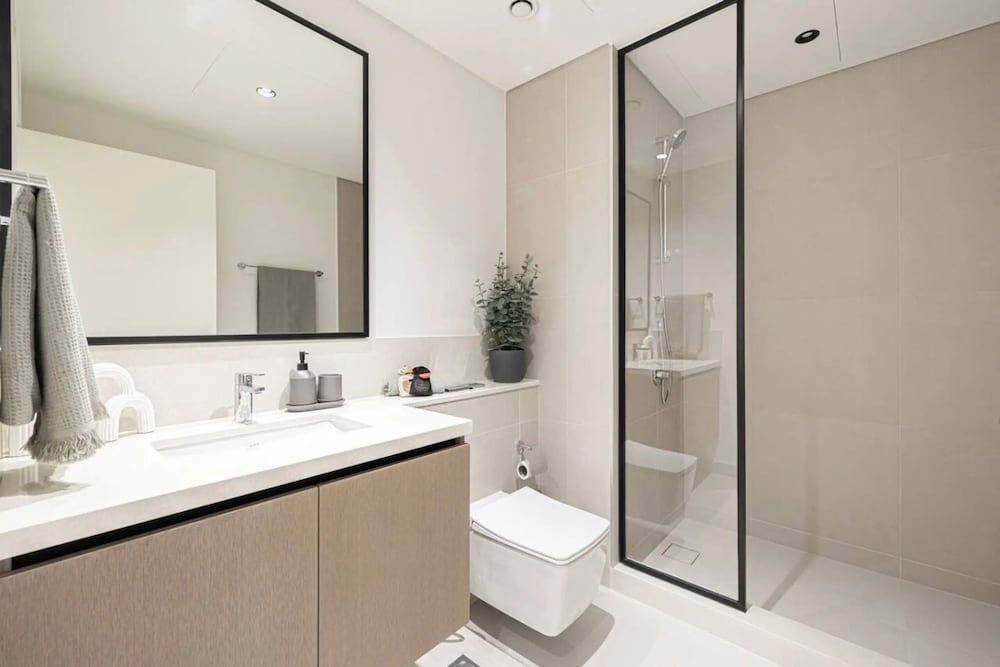 Burj Crown Lux Apartment by Dubai Mall