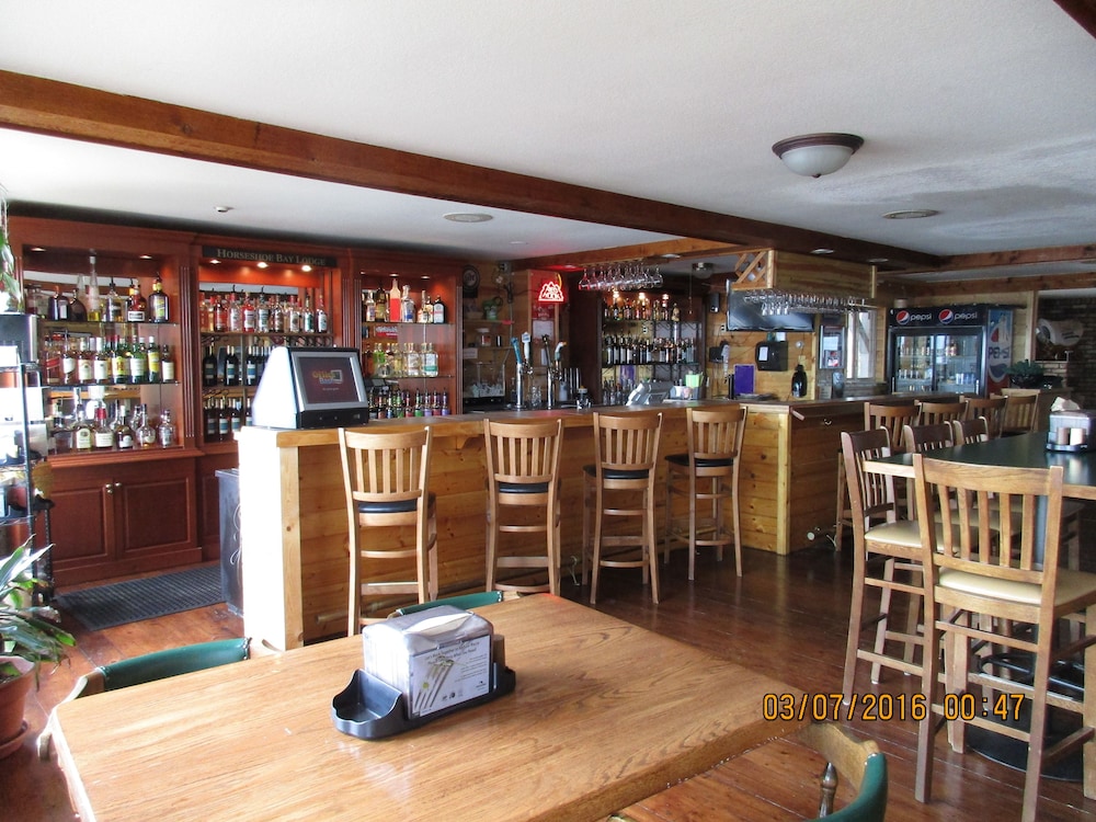 Horseshoe Bay Lodge