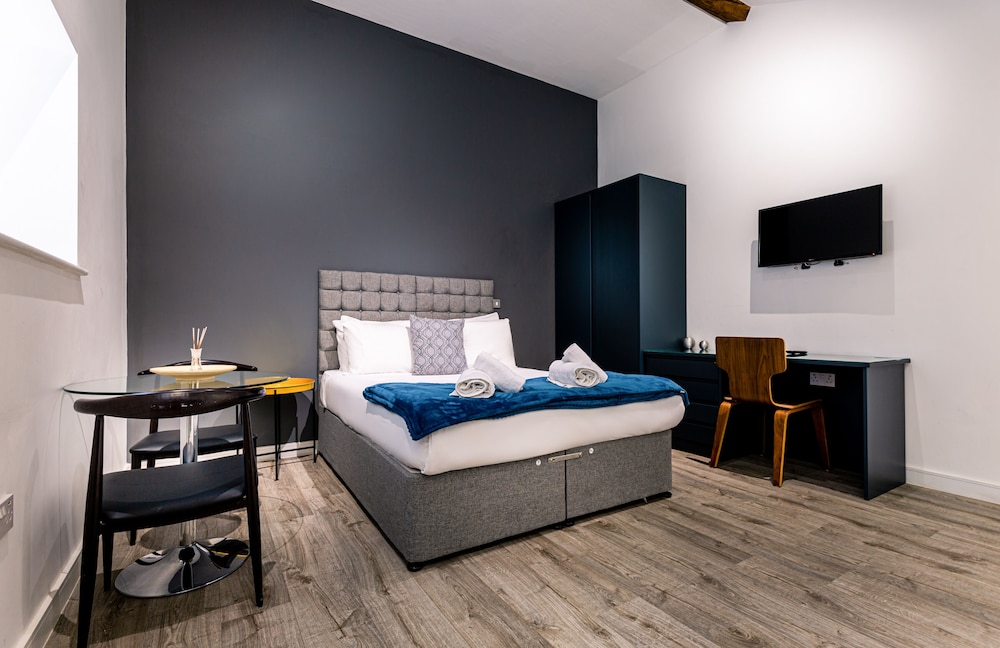 CityStop Apartments Newington view 5