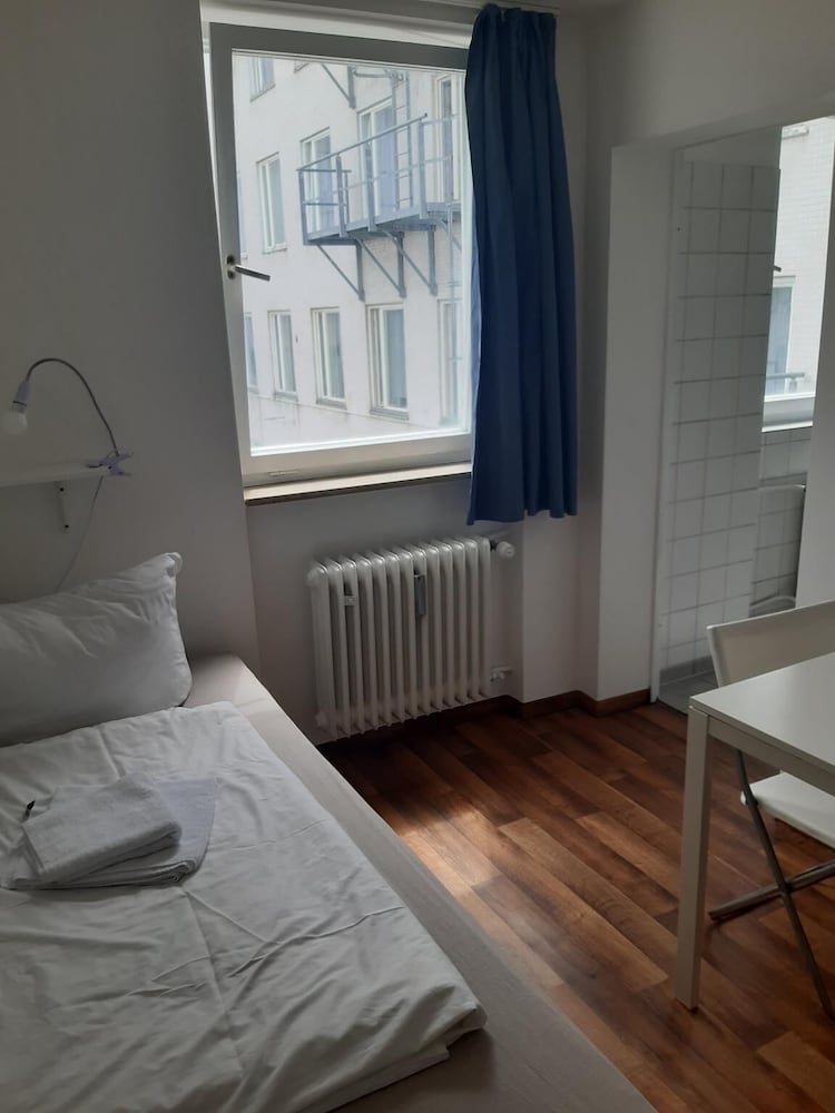 2-Rent Group Hostel Apartments SEN14