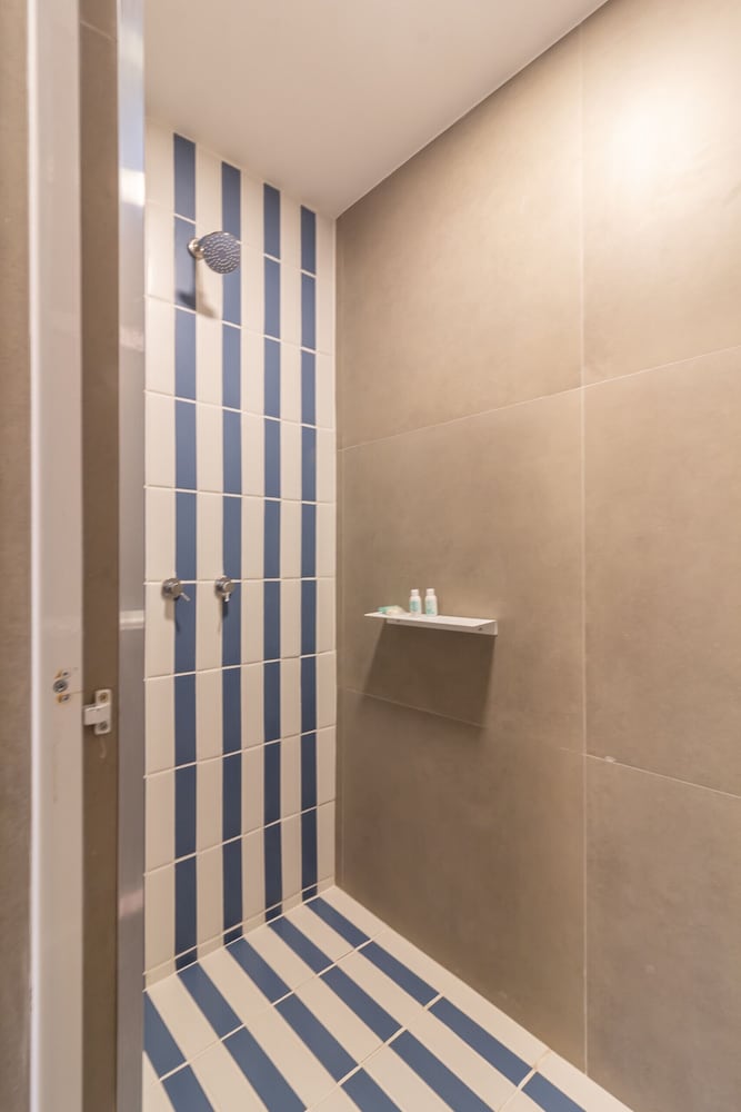Sea View and Balcony With Bathtub Q12