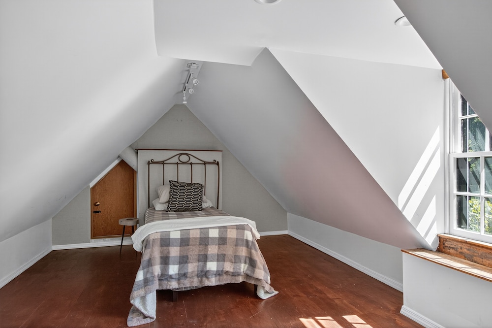 Storybook 330 Year Old Enchanting Estate 5 Bedroom Estate