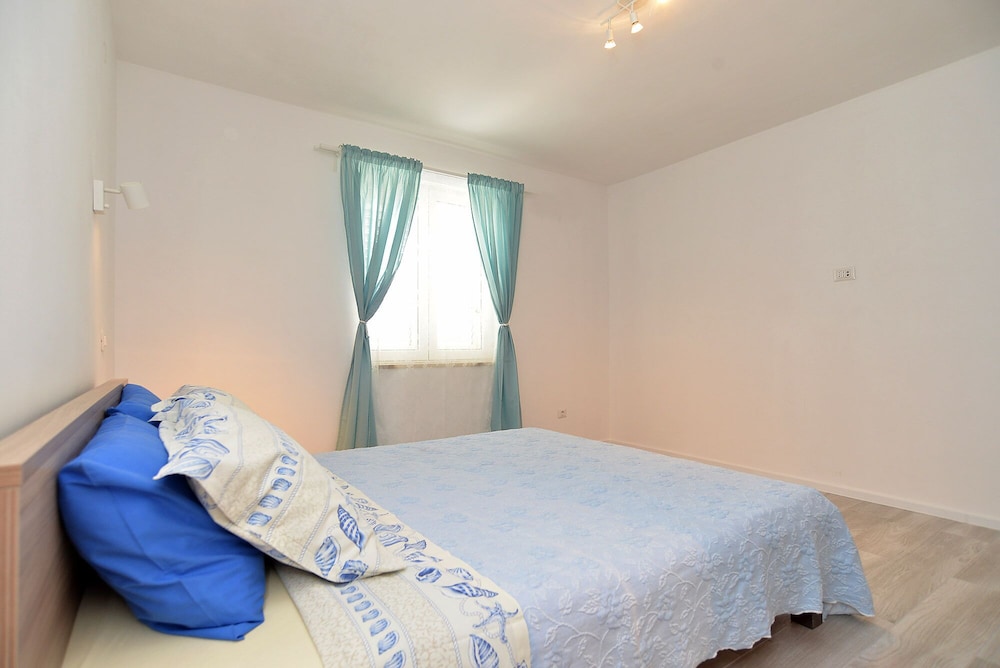 Apartment 1648