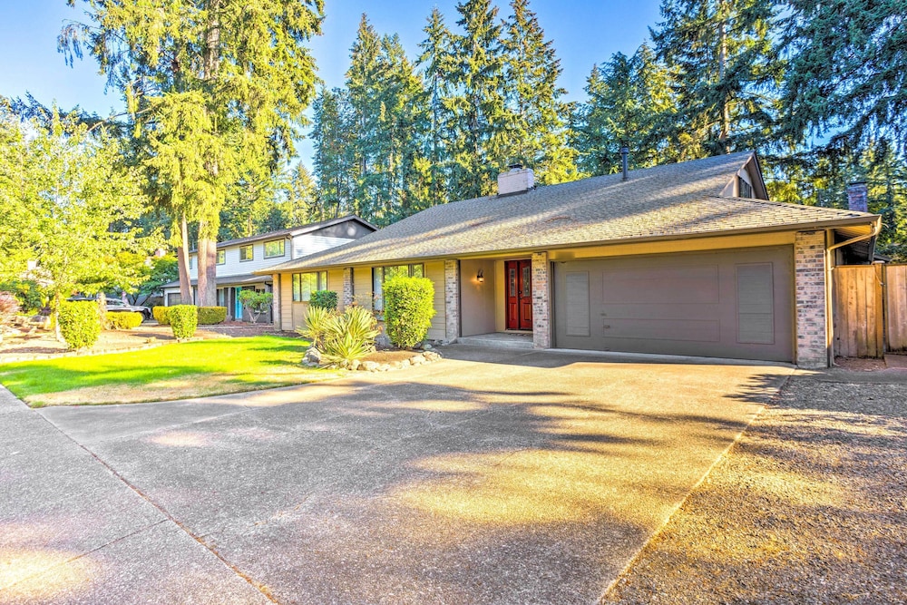 Lovely Manorwood Home w/ Private Indoor Pool! view 5