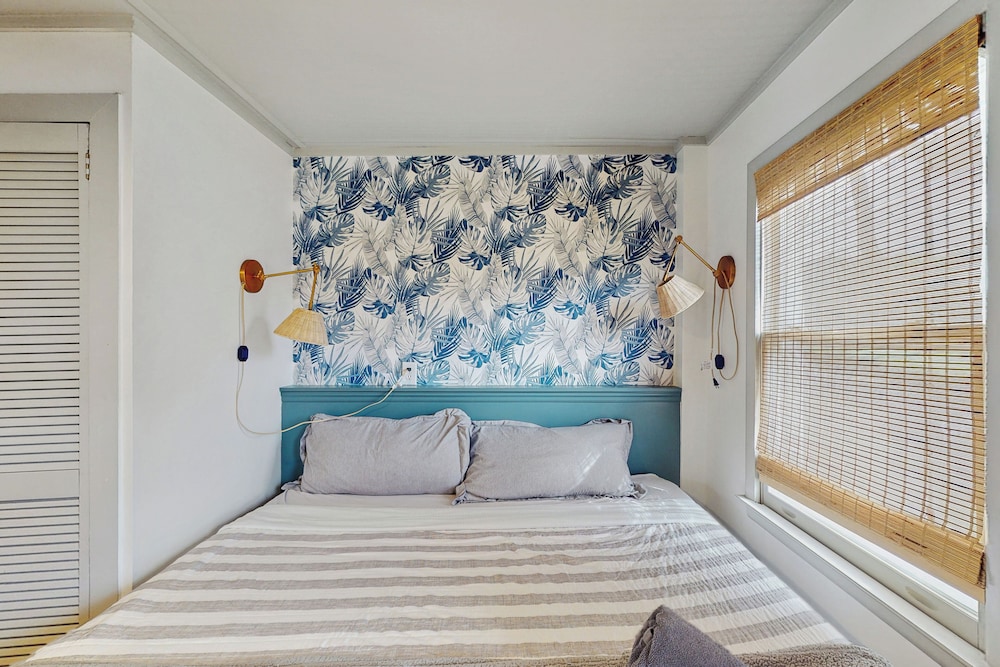 1BR Home w/ Outdoor Shower, Steps to Beach