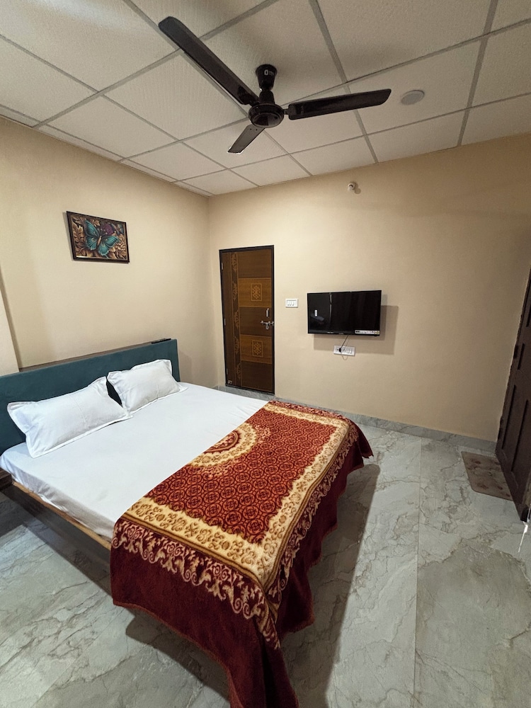 SHRI KRISHNA HOTEL