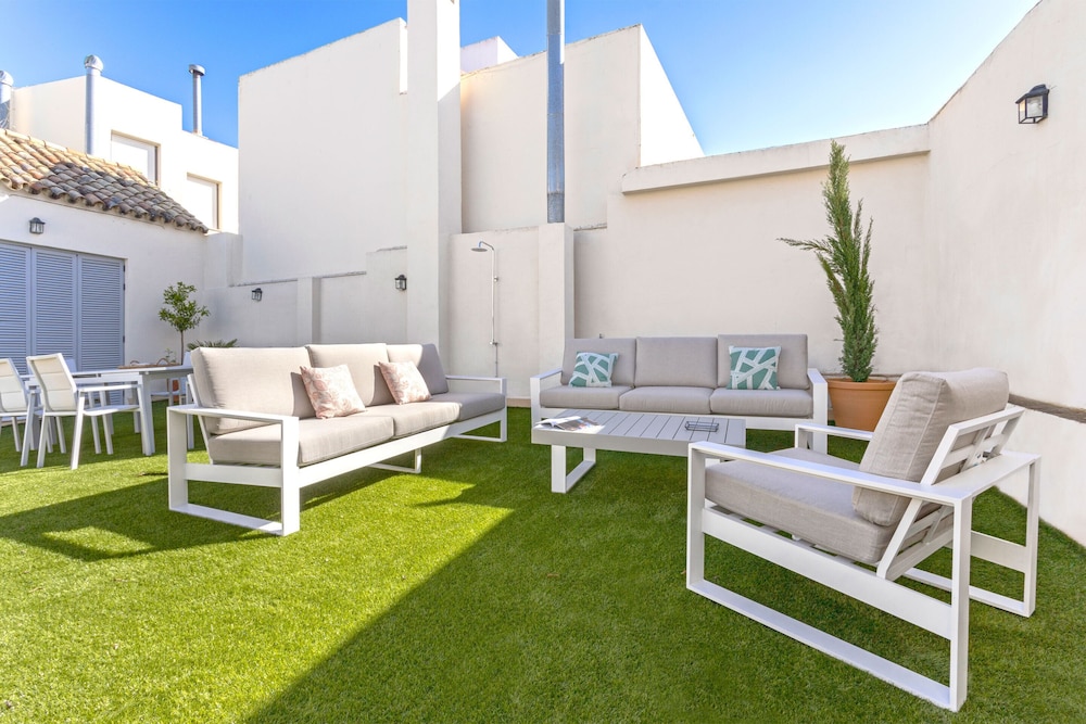 Amazing 4BD Duplex With Terrace in Santa Cruz Abades Terrace III