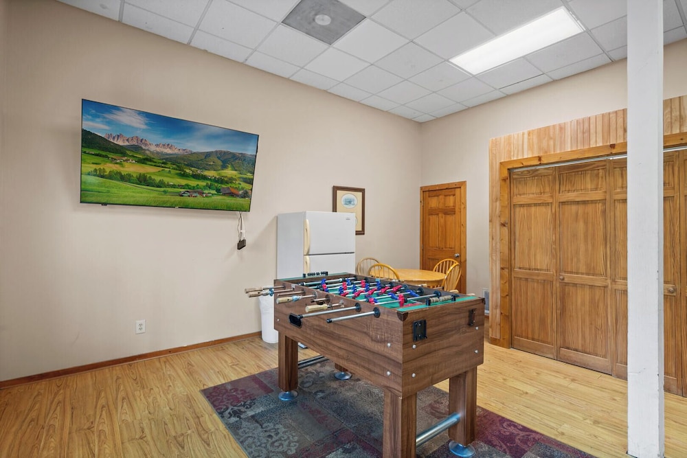 Country Pines Lodge