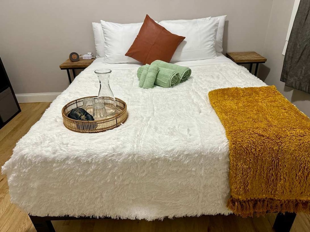 Prime Location - Top Rated - Clean - Parking Free