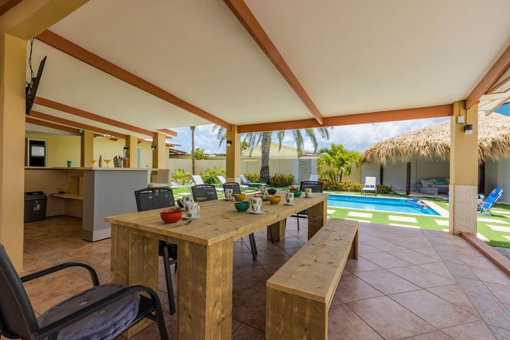 Amazing 3BR Villa w Large Private Pool Gameroom