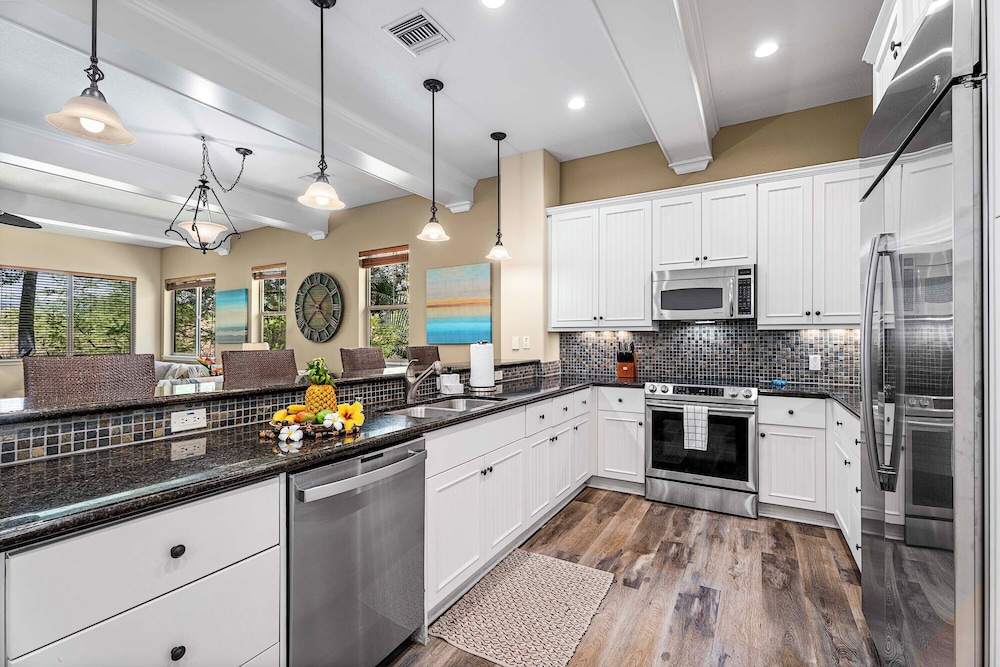 Beautiful Townhome - Great Location & Amenities - Vrkcv