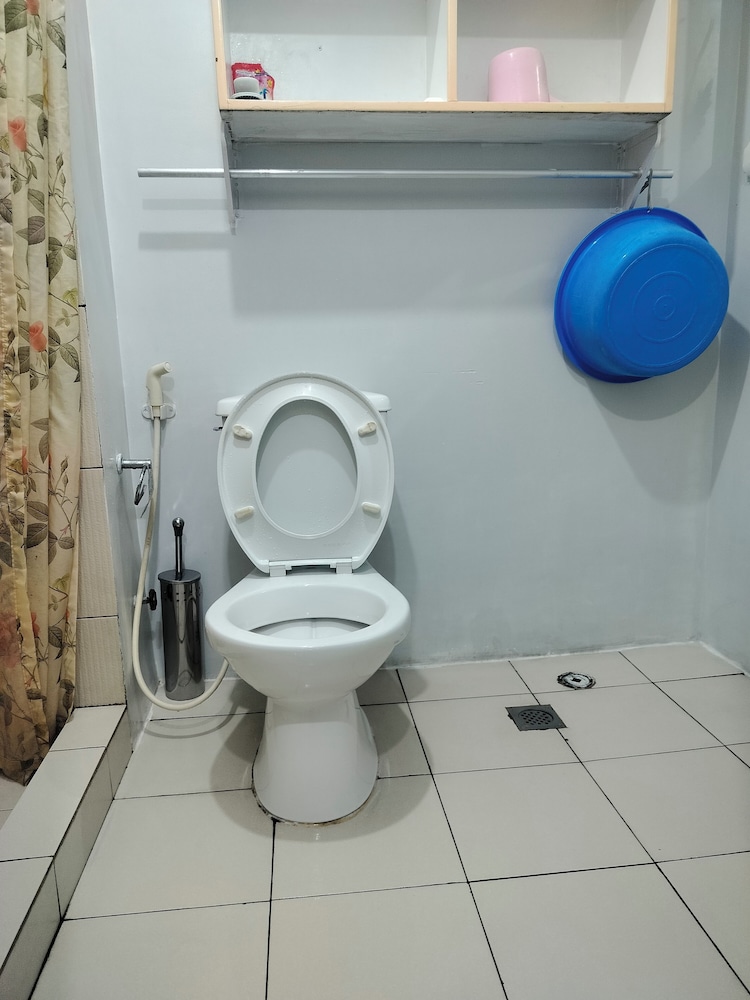 Luxurious City Lights View Condo for Rent in Quezon City