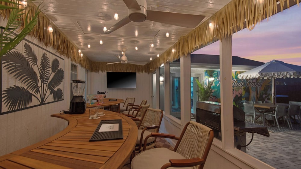 PCB Stay w/ Heated Pool, Hot Tub, Bars, Game Room & Quick Walk to Beach The Jade Oasis by Avantstay