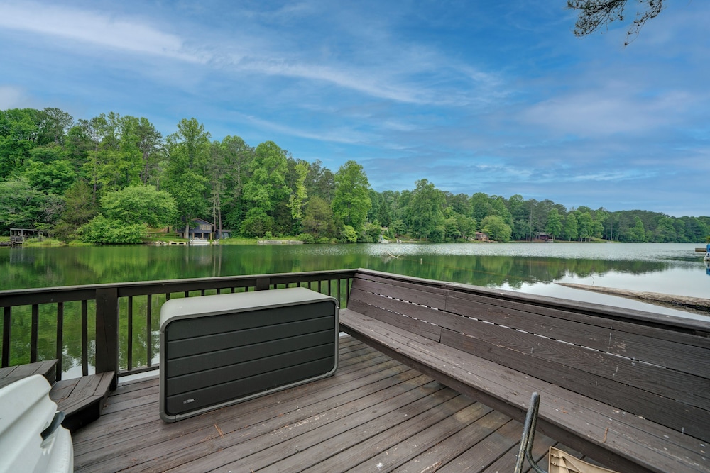 Lakeside Country Cottage