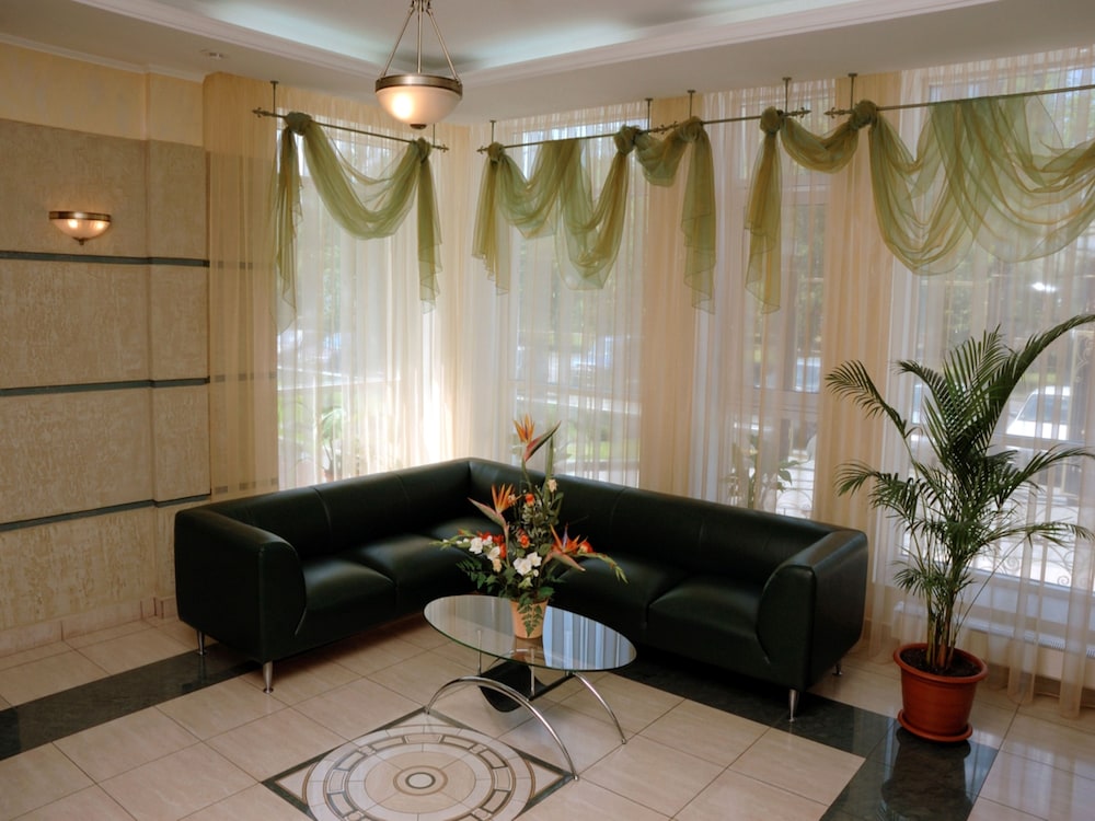 Almaz Hotel