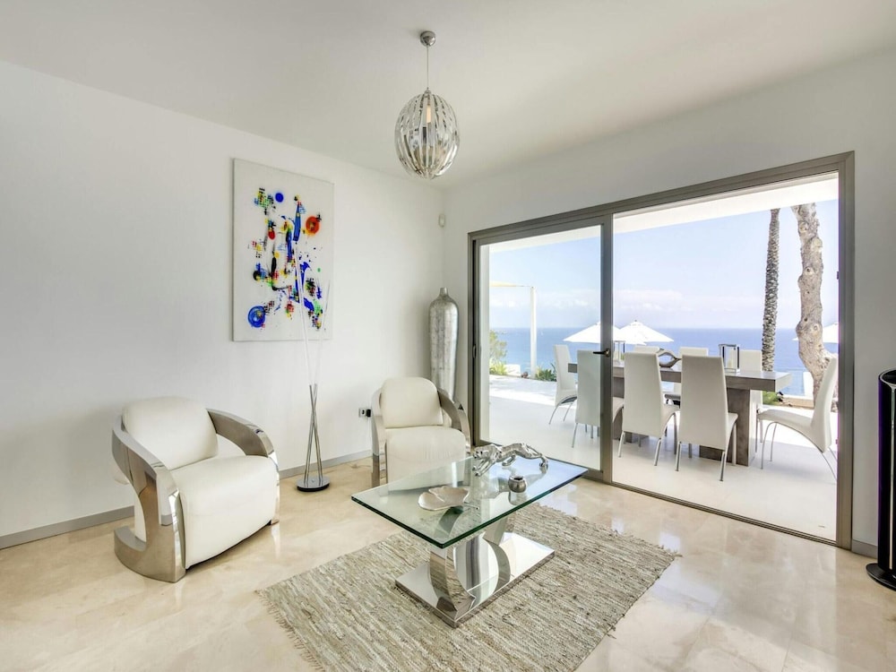 Beautiful Villa With Leisure Activities
