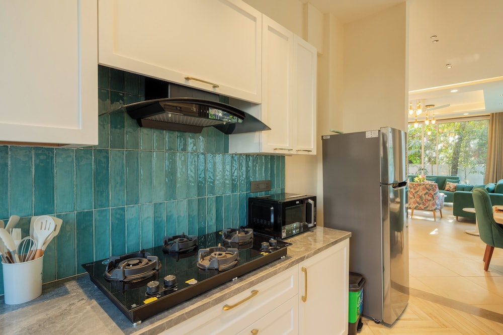 ELIVAAS Laguna Camellia | Luxe 4 BHK Villa Near Popular Beaches with Private Pool