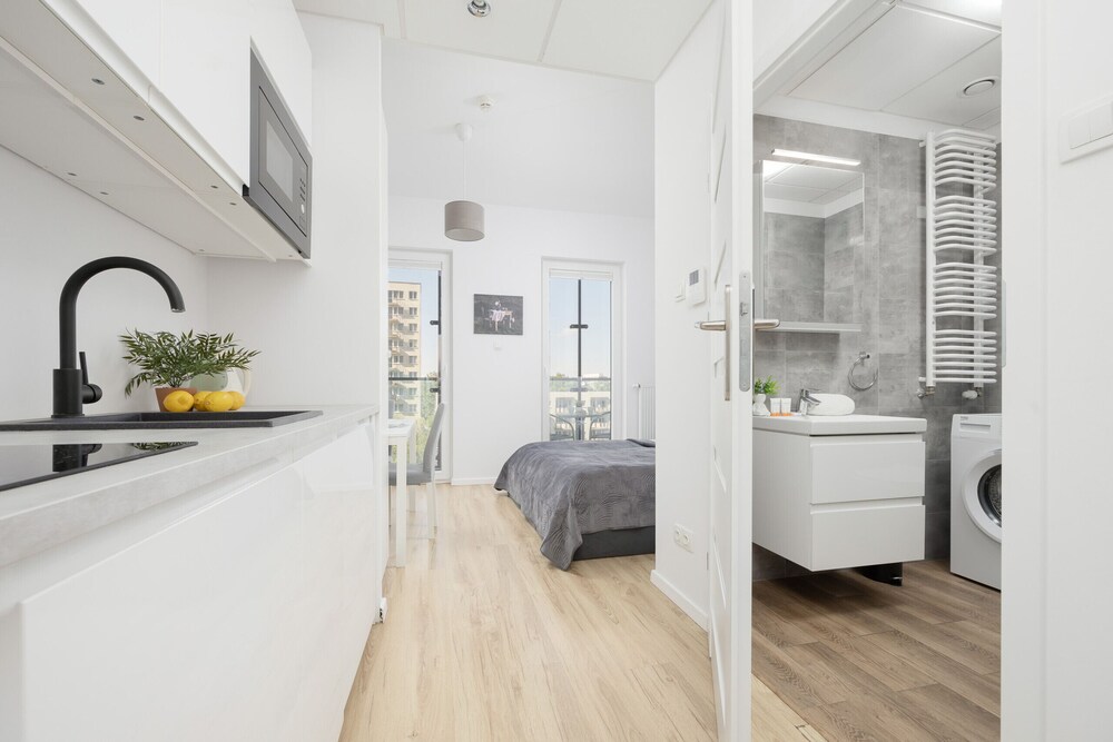 Studio With Balcony Wola by Renters view 5