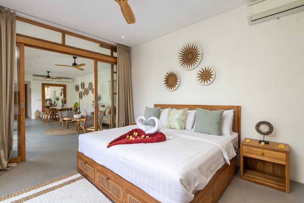 Beautiful Boho-chic 4br Tropical Villa in Pererenan Canggu