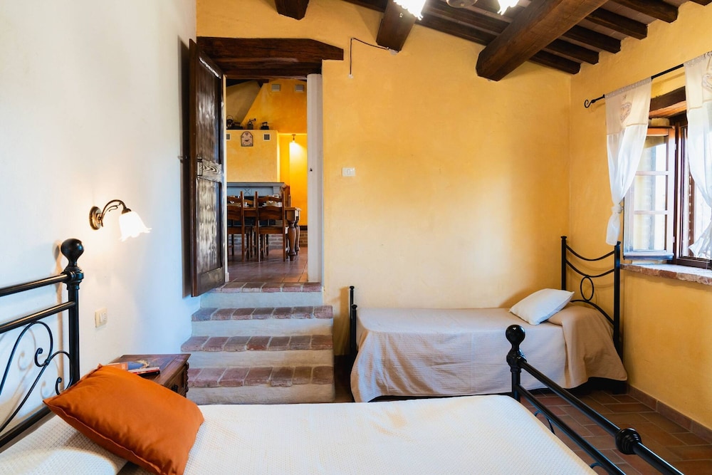 Ca Quattrocchi 10 3 by Marche Holiday Villas