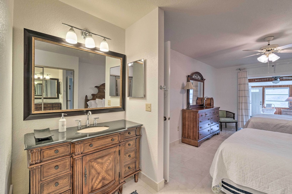 Charming Port Charlotte Home w/ Lanai & Pool! view 2